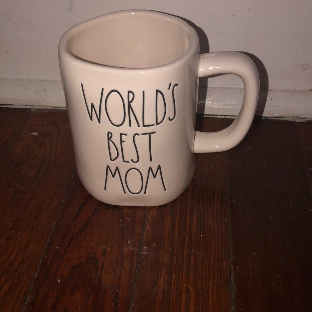 NEW RAE DUNN “WORLD’S BEST MOM” MUG 🍁☕️